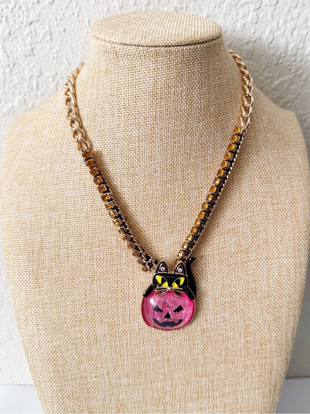 Betsey Johnson Cat Pink Pumpkin Gold Tone Halloween Statement Necklace - Picture 4 of 13